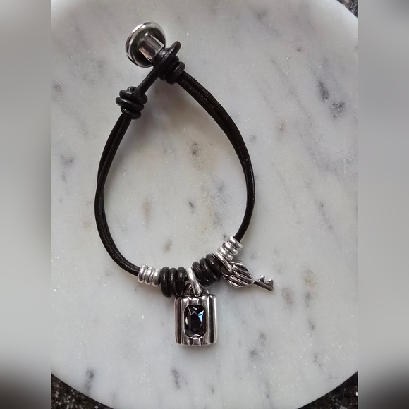 Unode50 Lock Bracelet - Picture 4 of 4